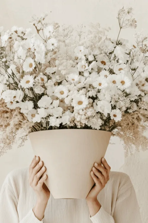 veropalazzo frontal photo of women with a big bouquet of dais e6cbf0eb 39de 4ce3 9c3c e75e4344d20a 3 (1)